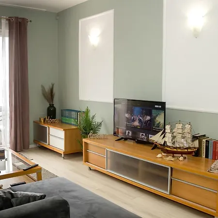Beachfront & Seaview Apartment Varna